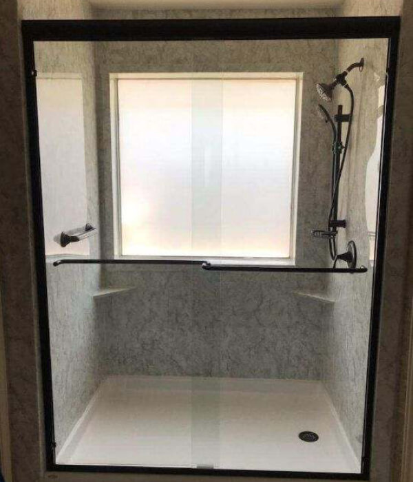 semi-door-shower